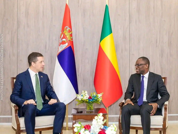 🇧🇯🇷🇸 Coopération Bénin–Serbie : Un partenariat renforcé autour d’un accord de suppression de visa et de consultations politiques