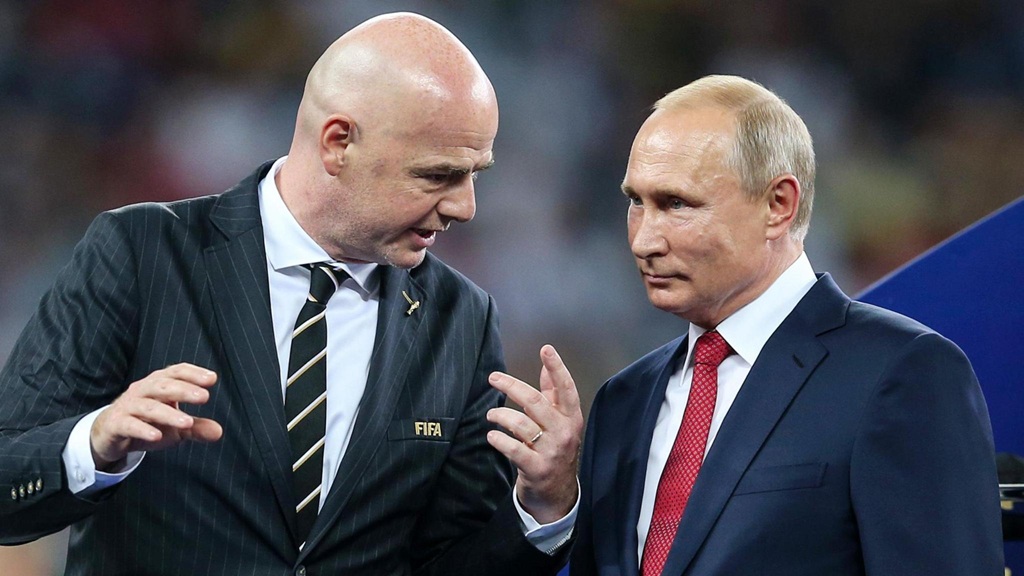 Football : Gianni Infantino remet en cause la suspension de la Russie