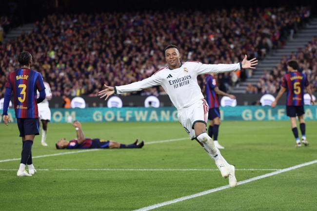 Clasico : Mbappé foudroie le Barça et relance la course au titre