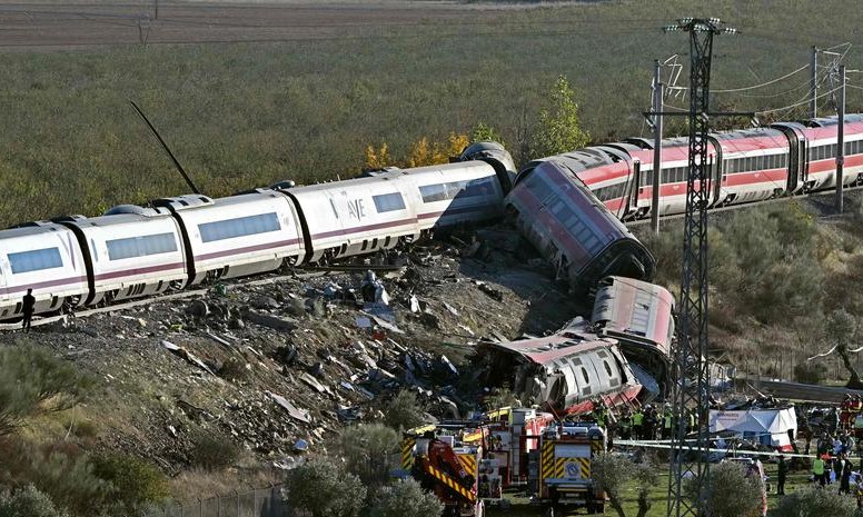 Espagne : au moins 68 morts dans une collision entre deux trains à grande vitesse